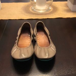 Tieks Taupe ballet shows size 8